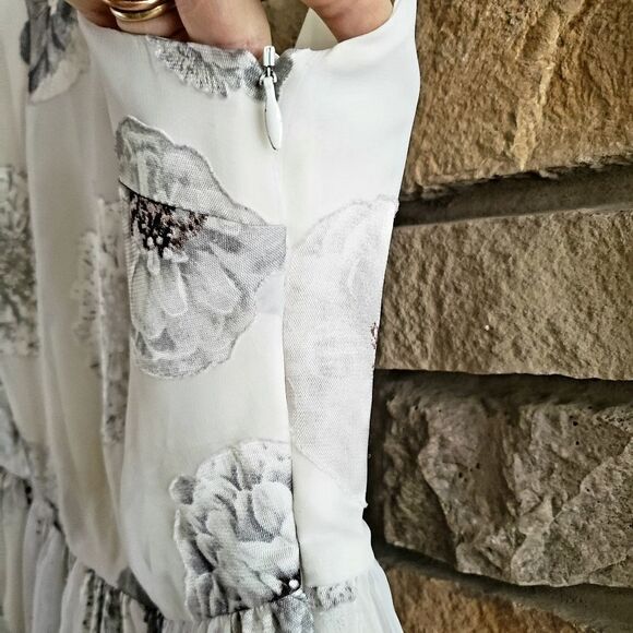 love...ady White & Silver Sleeveless Floral Frock - Picture 6 of 6